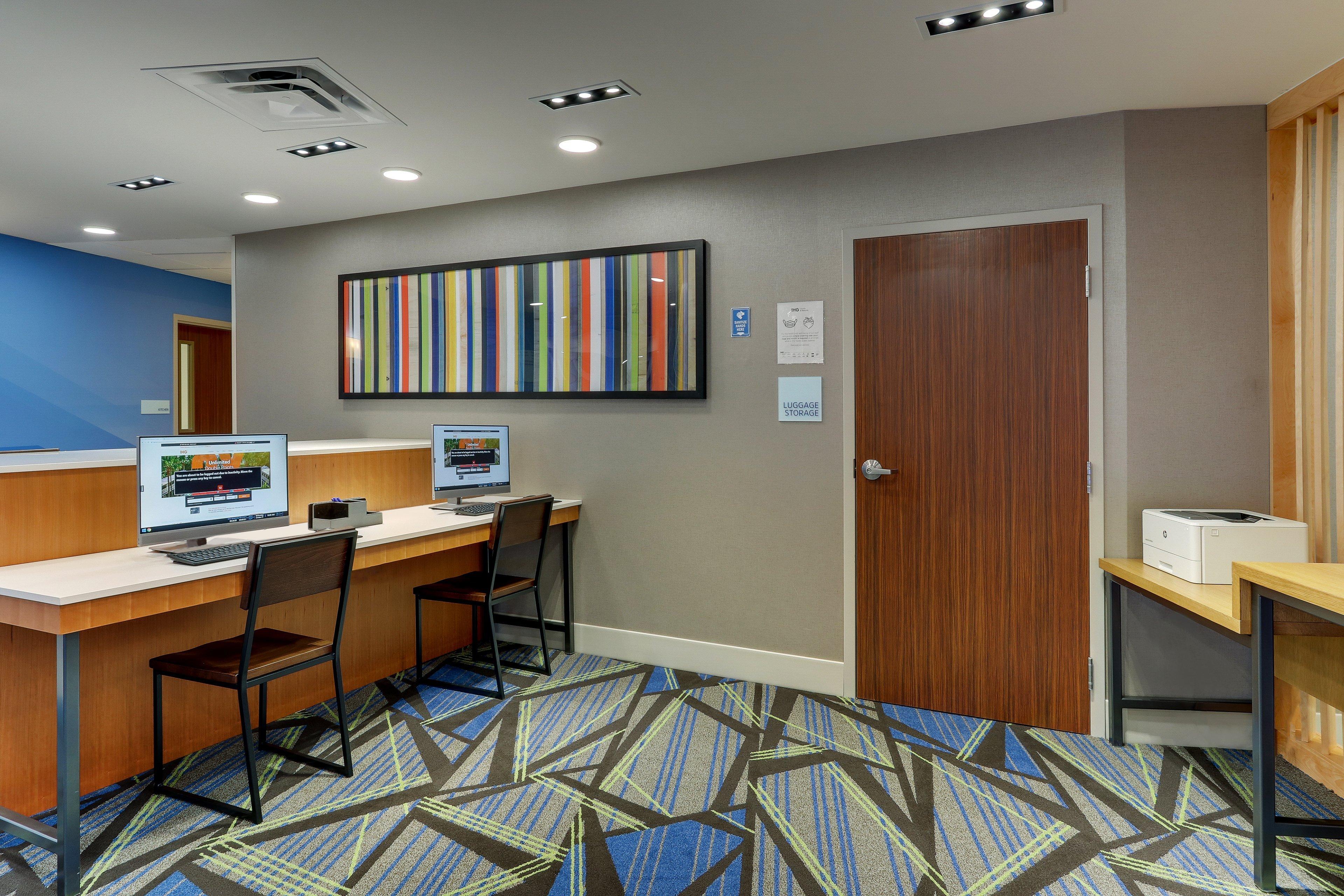 Holiday Inn Express & Suites Troy By Ihg Экстерьер фото